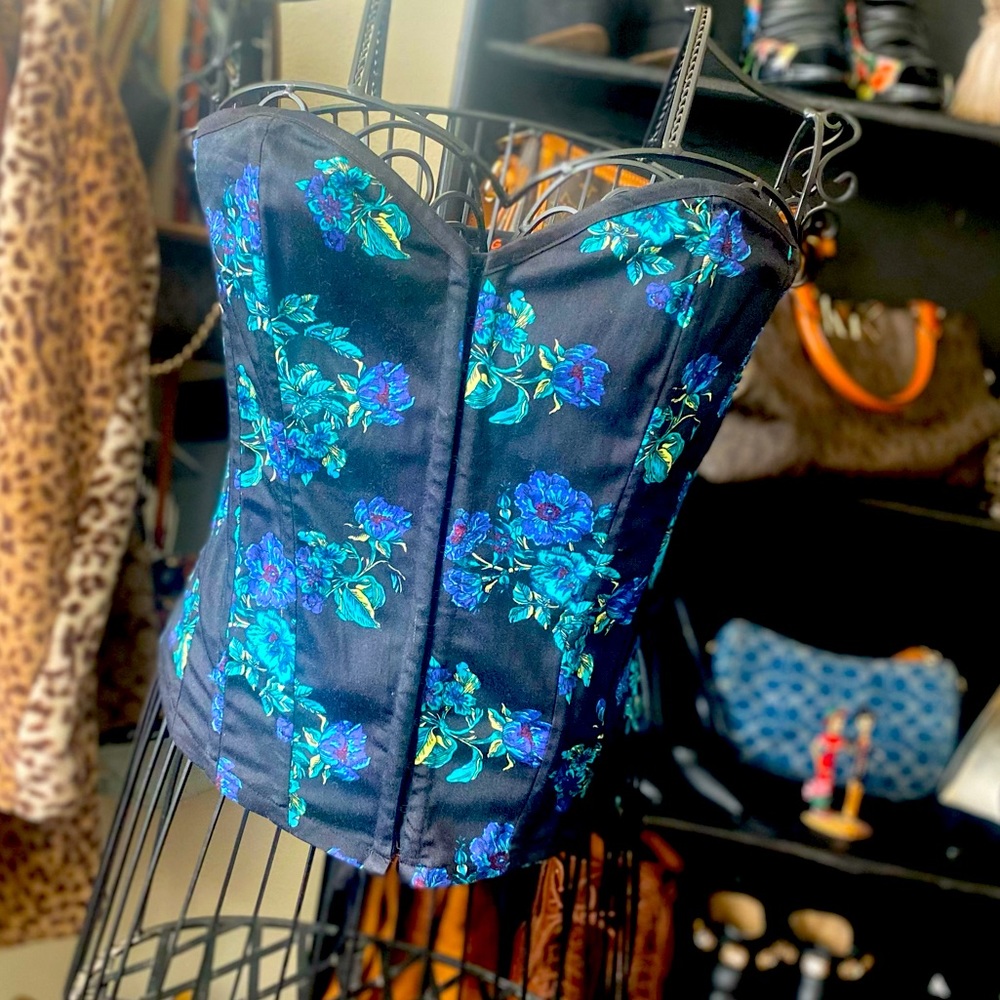 Corset strapless top
